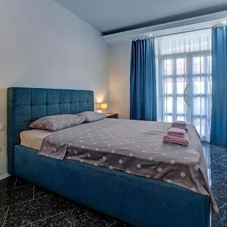 Luxury Plavi Biser