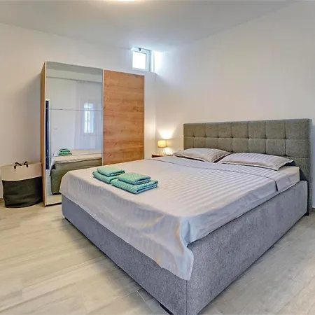 Luxury Plavi Biser *